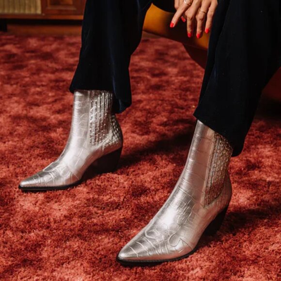 NEW MATISSE Made In Brazil Leather Collins Heel Pointy Toe Booties silver 663mn - Picture 1 of 9